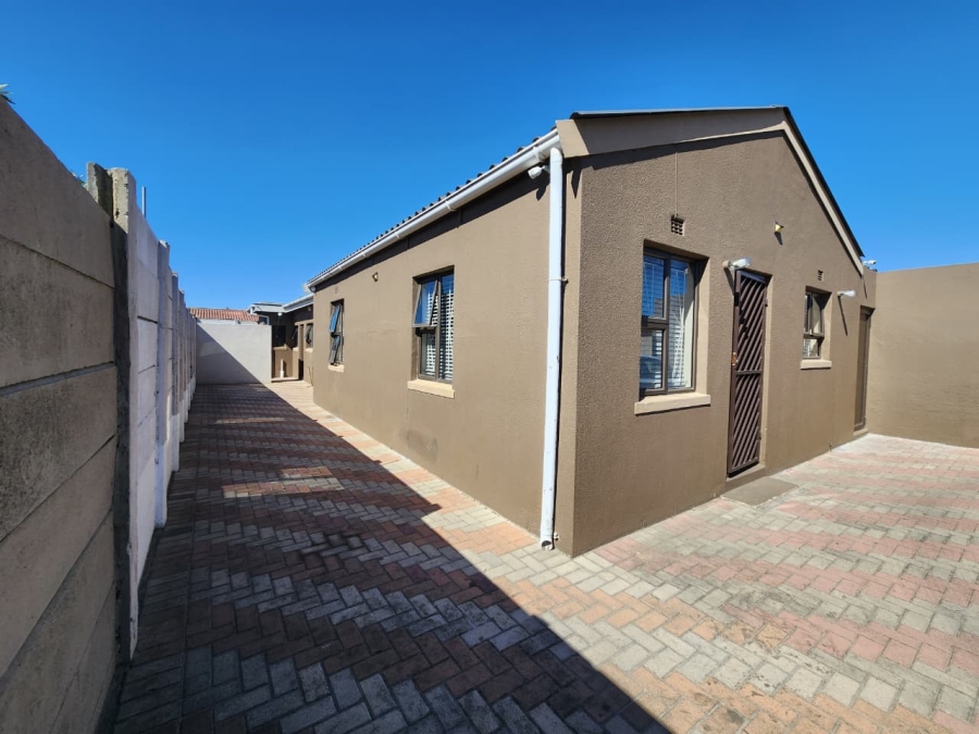 To Let 2 Bedroom Property for Rent in Belhar Western Cape